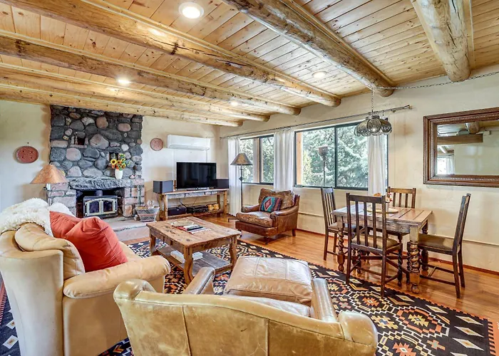 Group Retreat On Flower Farm Near Sedona Trails Holiday home *