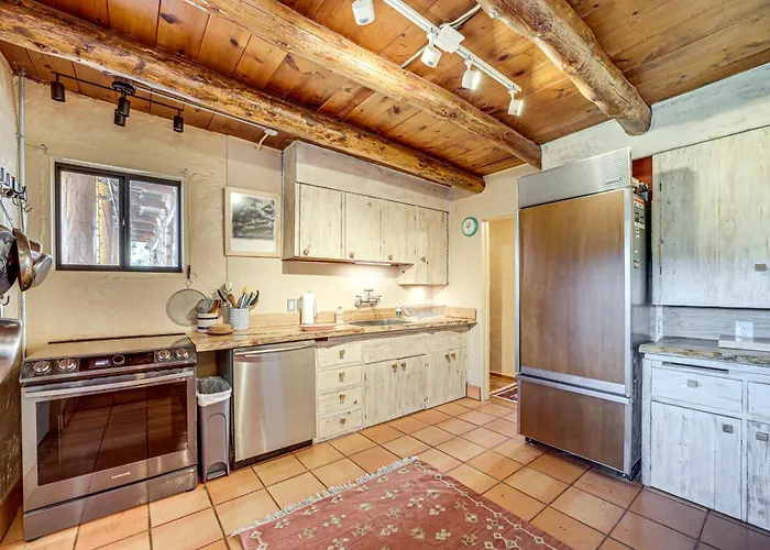 Group Retreat On Flower Farm Near Sedona Trails Holiday home *
