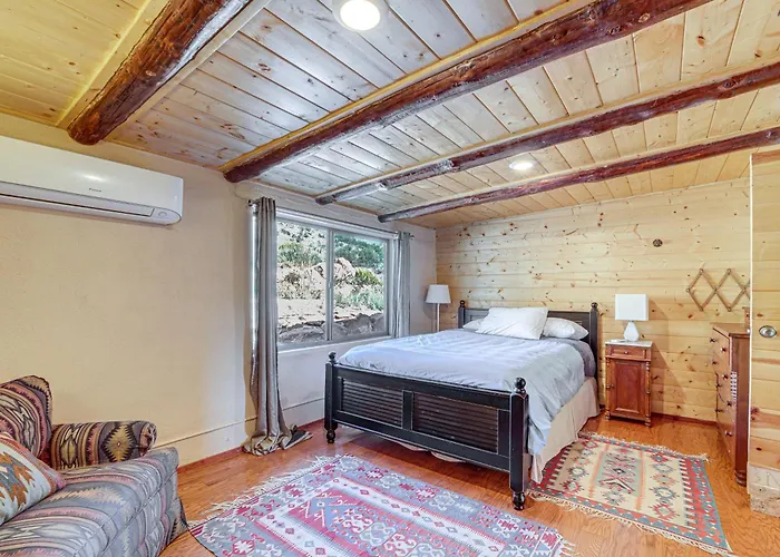 Group Retreat On Flower Farm Near Sedona Trails Holiday home *