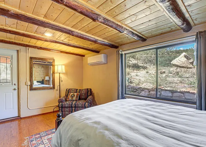 Group Retreat On Flower Farm Near Sedona Trails Holiday home Cornville