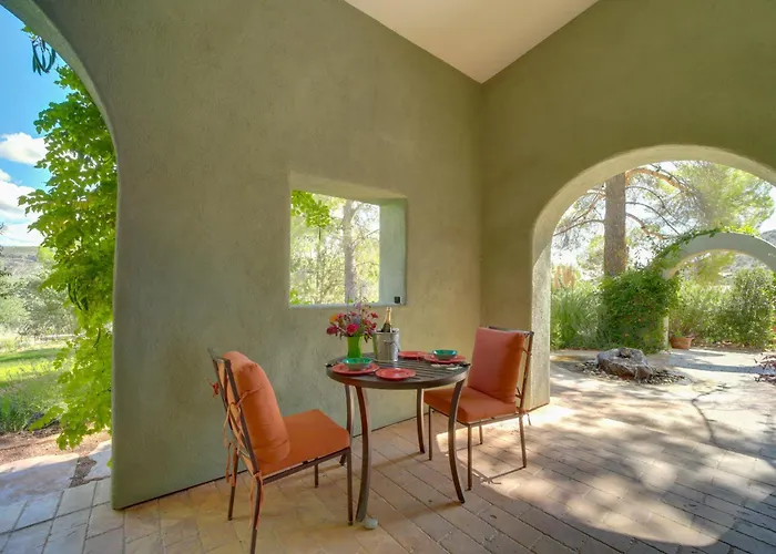 Group Retreat On Flower Farm Near Sedona Trails Holiday home *